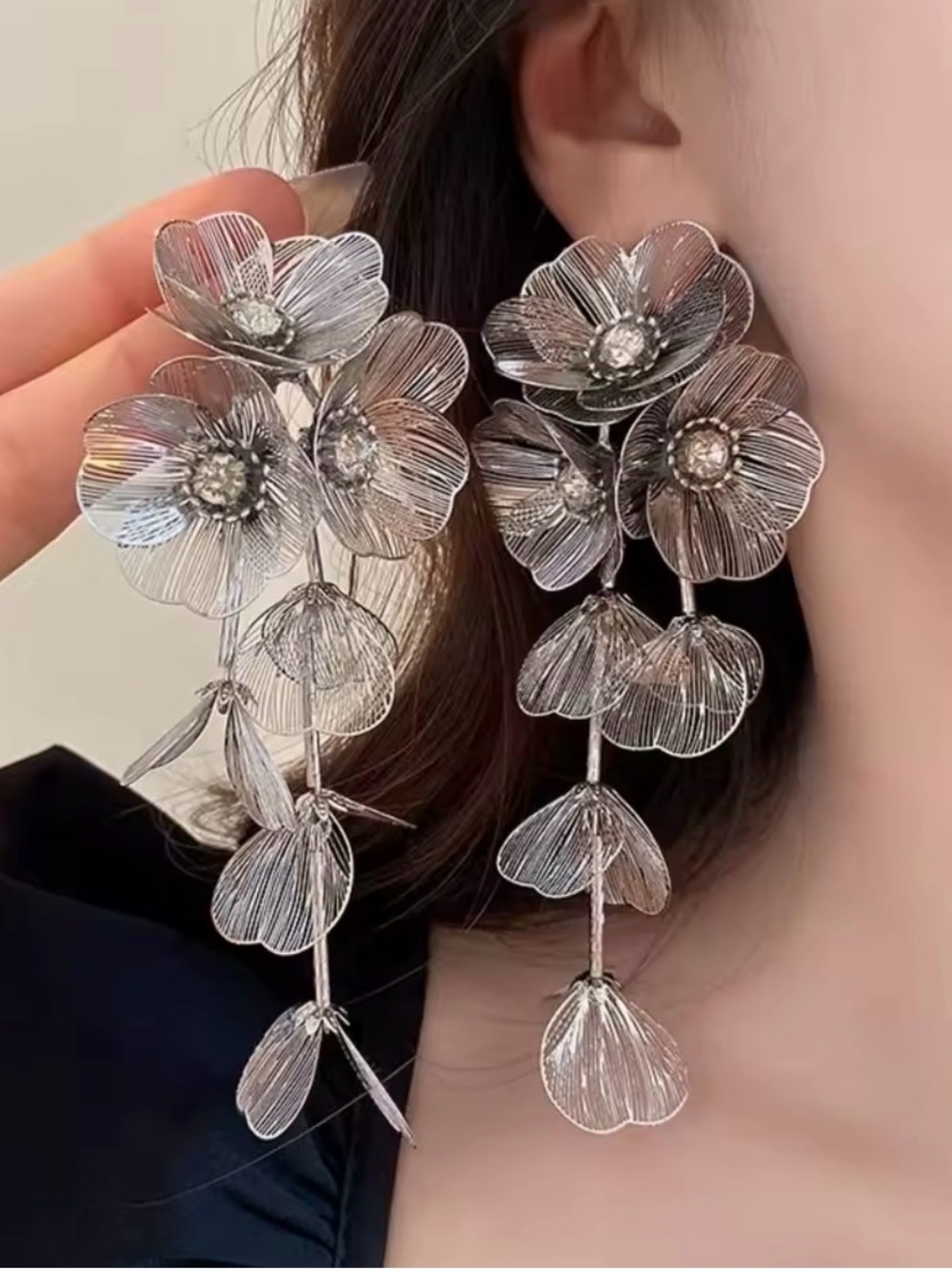 Kate Middleton cascading floral Silver earrings Zara